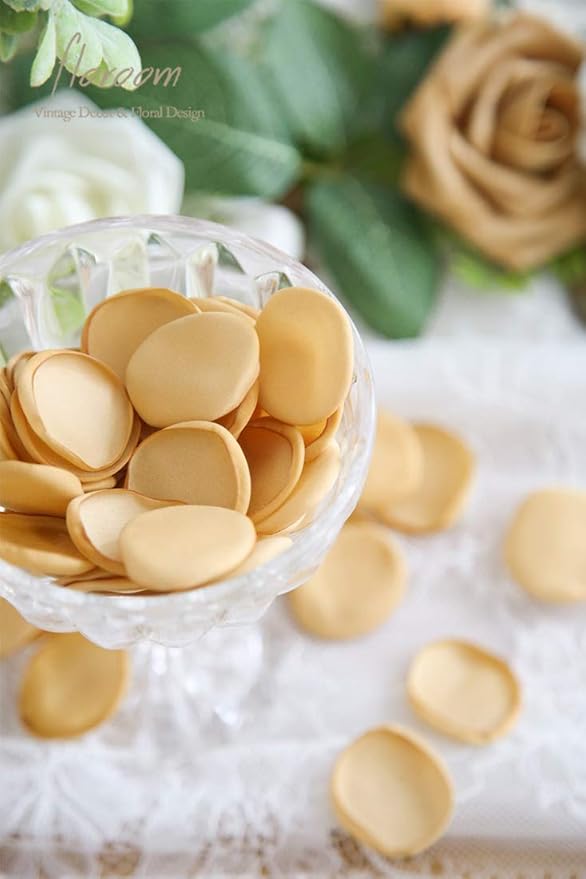 Floroom 300pcs Rose Petals Gold Faux Silk Flower Petals for Wedding Flower Girl Basket Aisle Scatter Dinner Table Centerpieces Party Confetti Bridal Shower Romantic Night Decoration