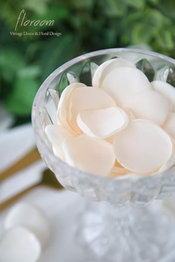 Floroom 300pcs Rose Petals Cream Faux Silk Flower Petals for Wedding Flower Girl Basket Aisle Scatter Dinner Table Centerpieces Party Confetti Bridal Shower Romantic Night Decoration
