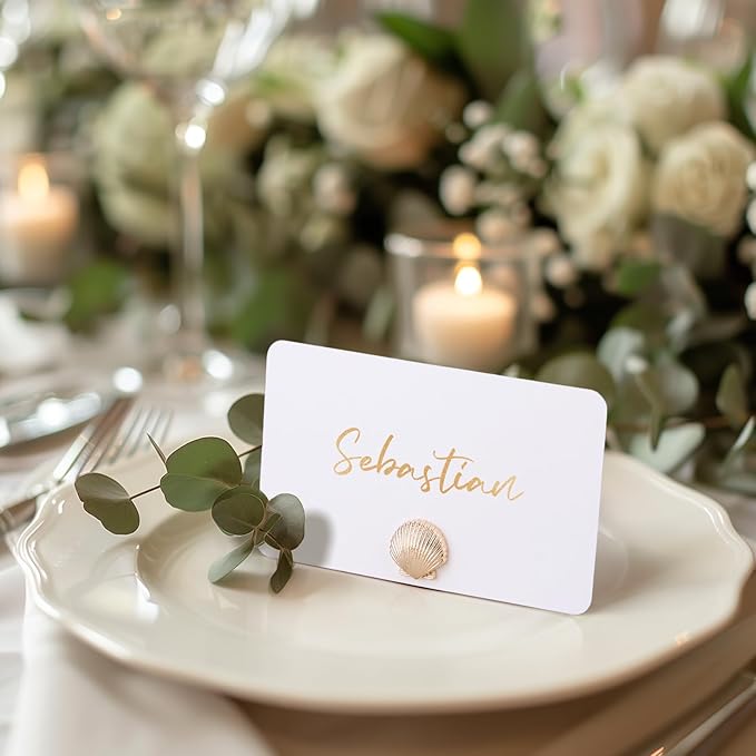 UNIQOOO 24Pcs Decorative Gold Shell Place Card Holders Bulk, Scallop Name Card Stands Set, for Beach Wedding Decor Coastal Favors, Table Setting, Business Card, Name Tag, Party Food Labels