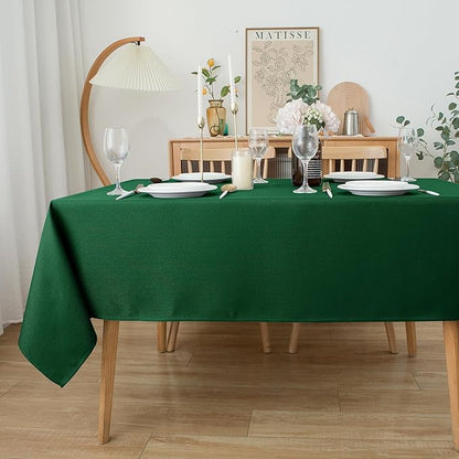 Biscaynebay Textured Fabric Christmas Tablecloths 70x108 Inches Rectangular, Hunter Green Water Resistant Tablecloths for Dining, Kitchen, Wedding & Parties etc. Machine Washable