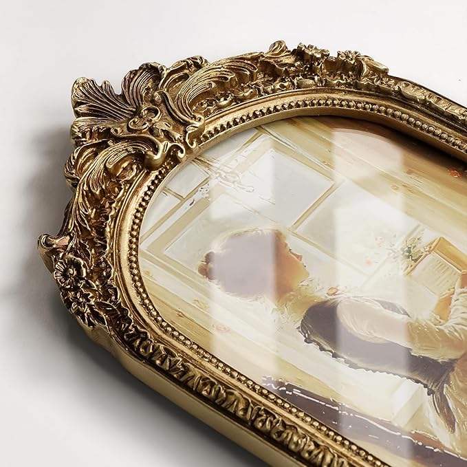 Cuspin 5x7 Gold Picture Frame, Vintage Gold Ornate Resin Photo Frame with Glass Front for Tabletop and Wall Mounting, Antique Picture Frames Photo Gallery for Home Office Decor