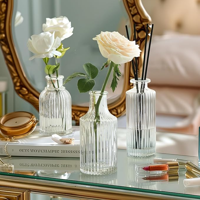 ComSaf Glass Bud Vases Set of 3, Small Flower Vases in Bulk, Mini Ribbed Vases for Centerpieces, Clear Vintage Vase for Table Decorations, Wedding, Party, Receptions, Home Decor (Different Sizes)
